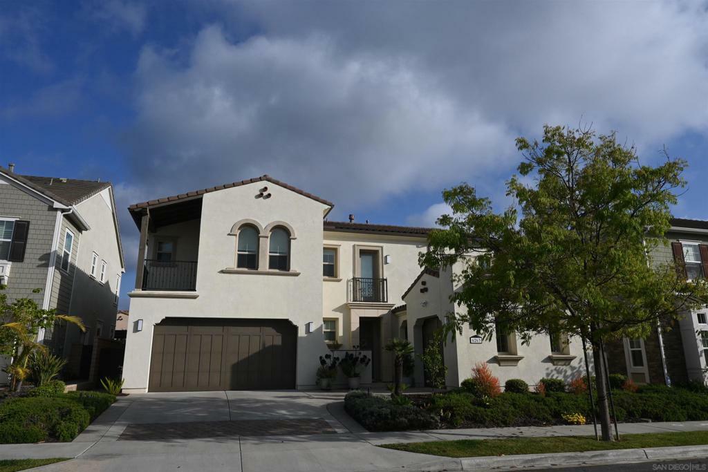 Property Photo: 6263 Sagebrush Bend Way CA 92130