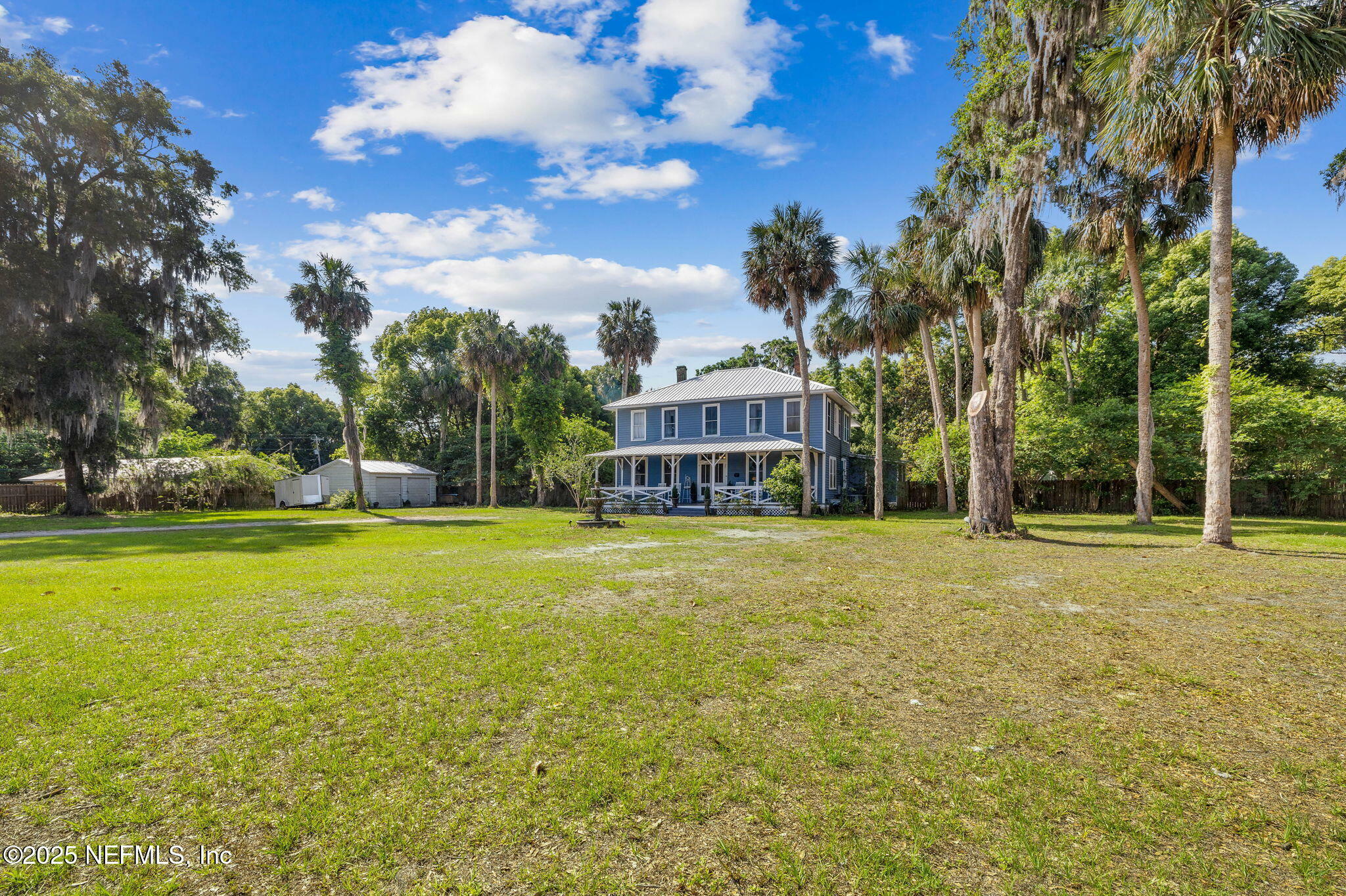 Property Photo: 4083 Silver Lake Drive FL 32177