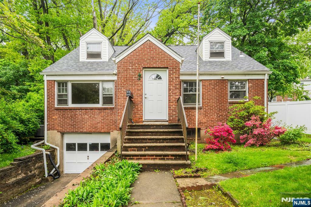 221 Warwick Lane  Leonia NJ 07605 photo