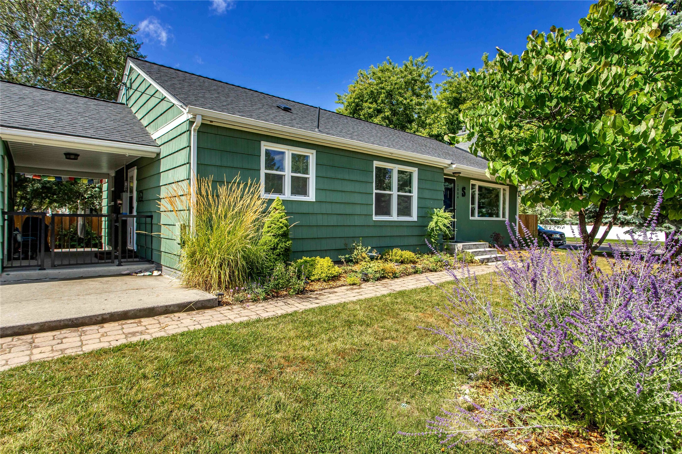 Property Photo: 1004 Park Avenue MT 59937