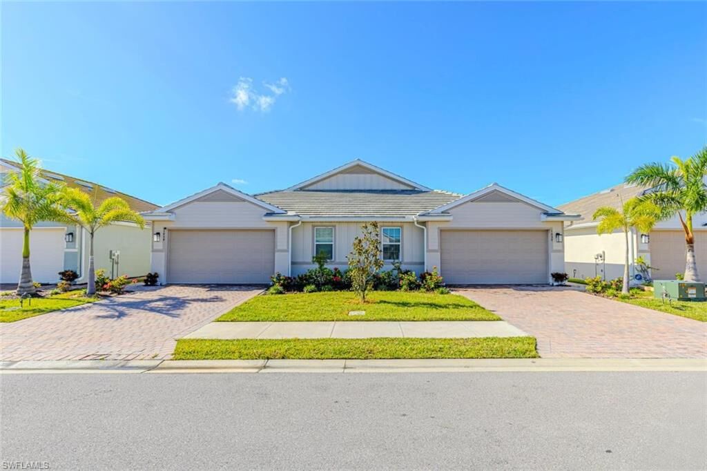 Property Photo:  1050 Enbrook Loop  FL 34114 