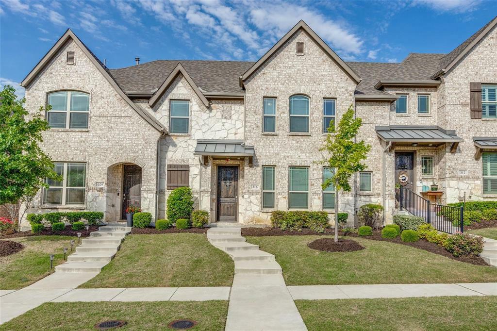 Property Photo: 316 Tottenham Court TX 75072