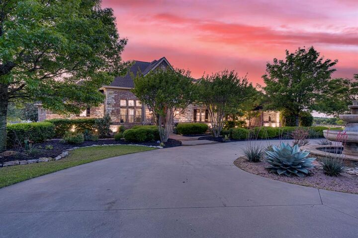 Property Photo: 5241 Plainview Road TX 76065