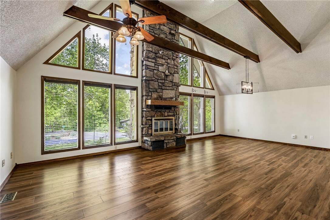 Property Photo: 6 Whitwick Lane AR 72715