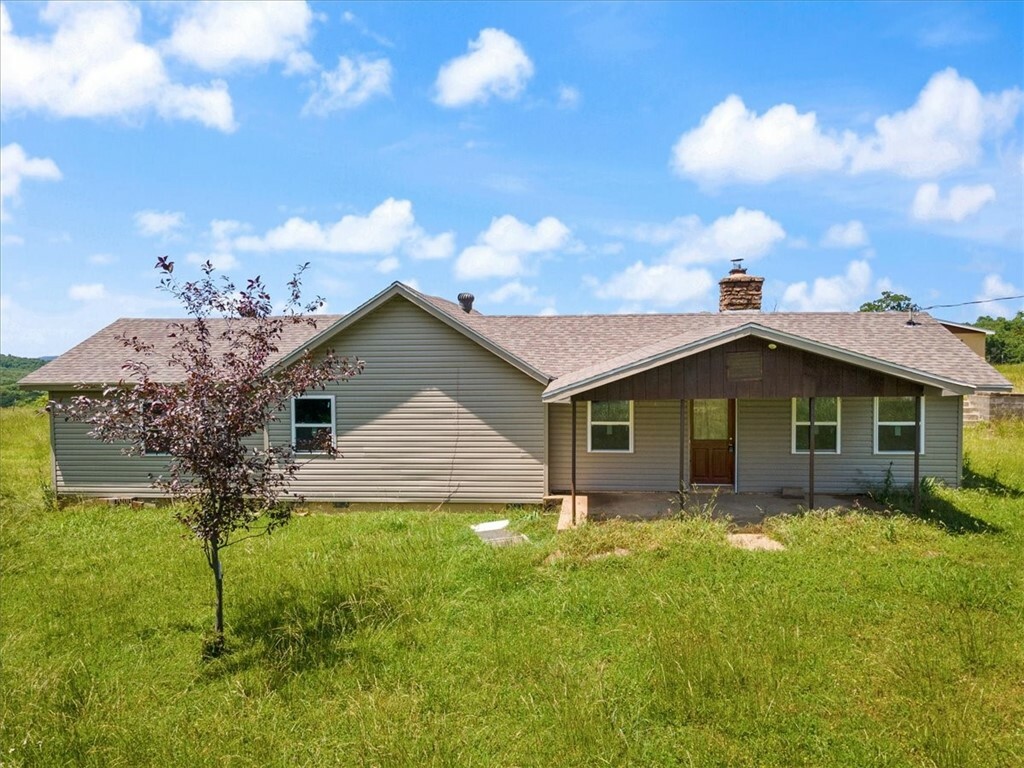 Property Photo: 2128 Madison 3120 AR 72740