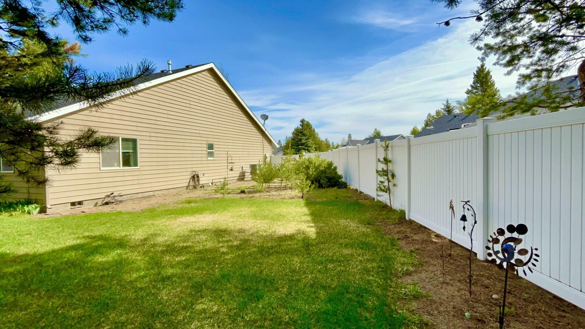 Property Photo: 51411 Mac Court OR 97739