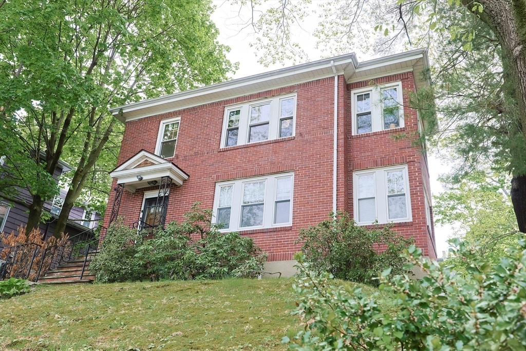 Property Photo: 20 Holland St 20 MA 02458