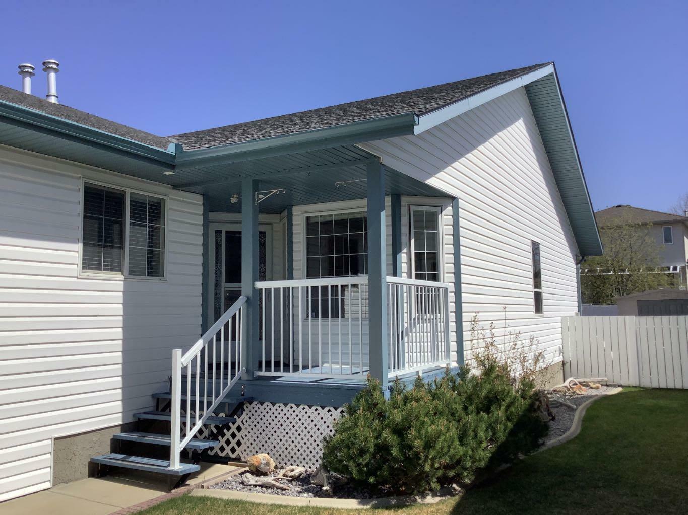 Property Photo: 60 Rowell Close AB T4P 3P4