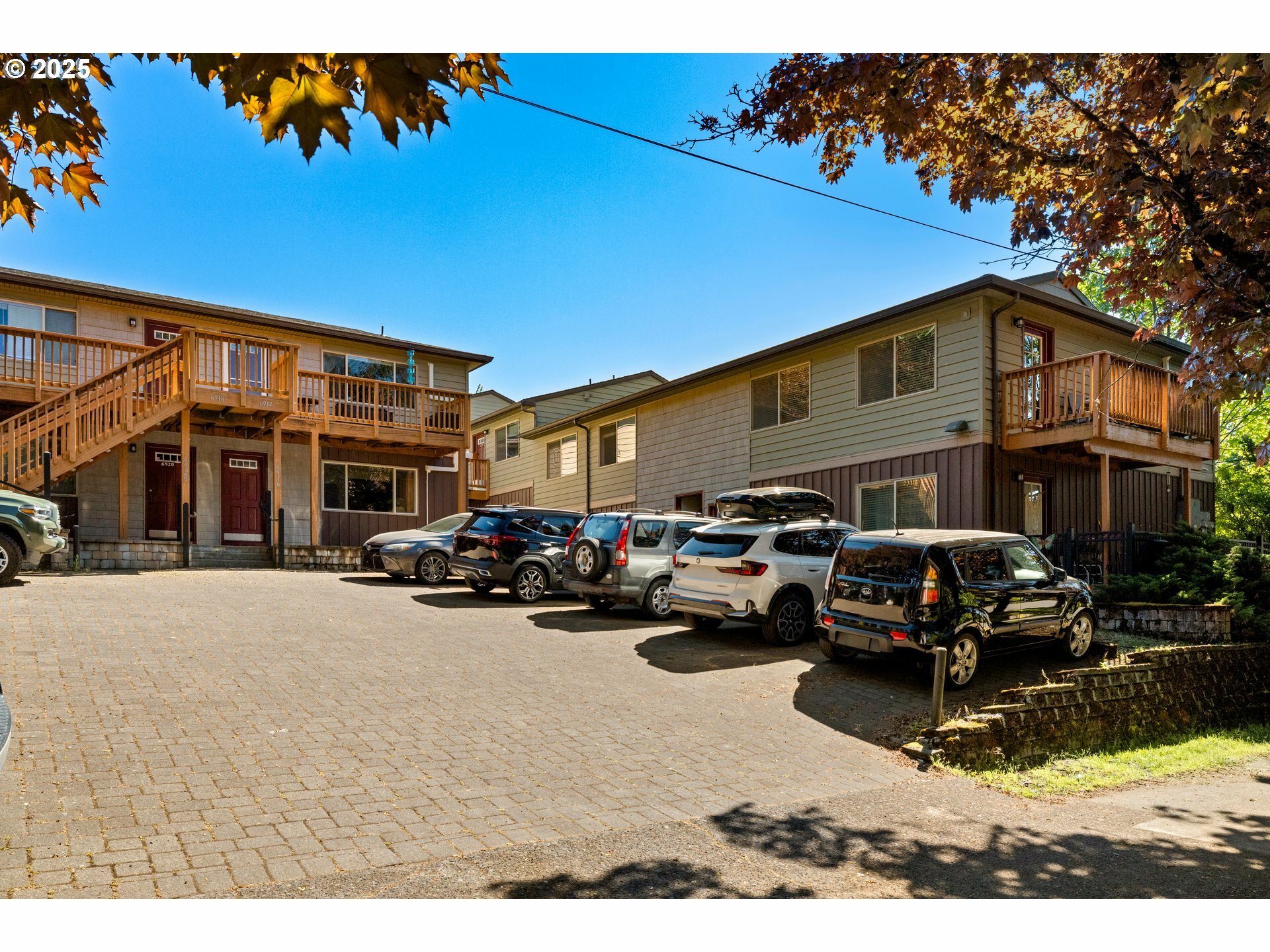 Property Photo: 6908 N Philadelphia Ave OR 97203