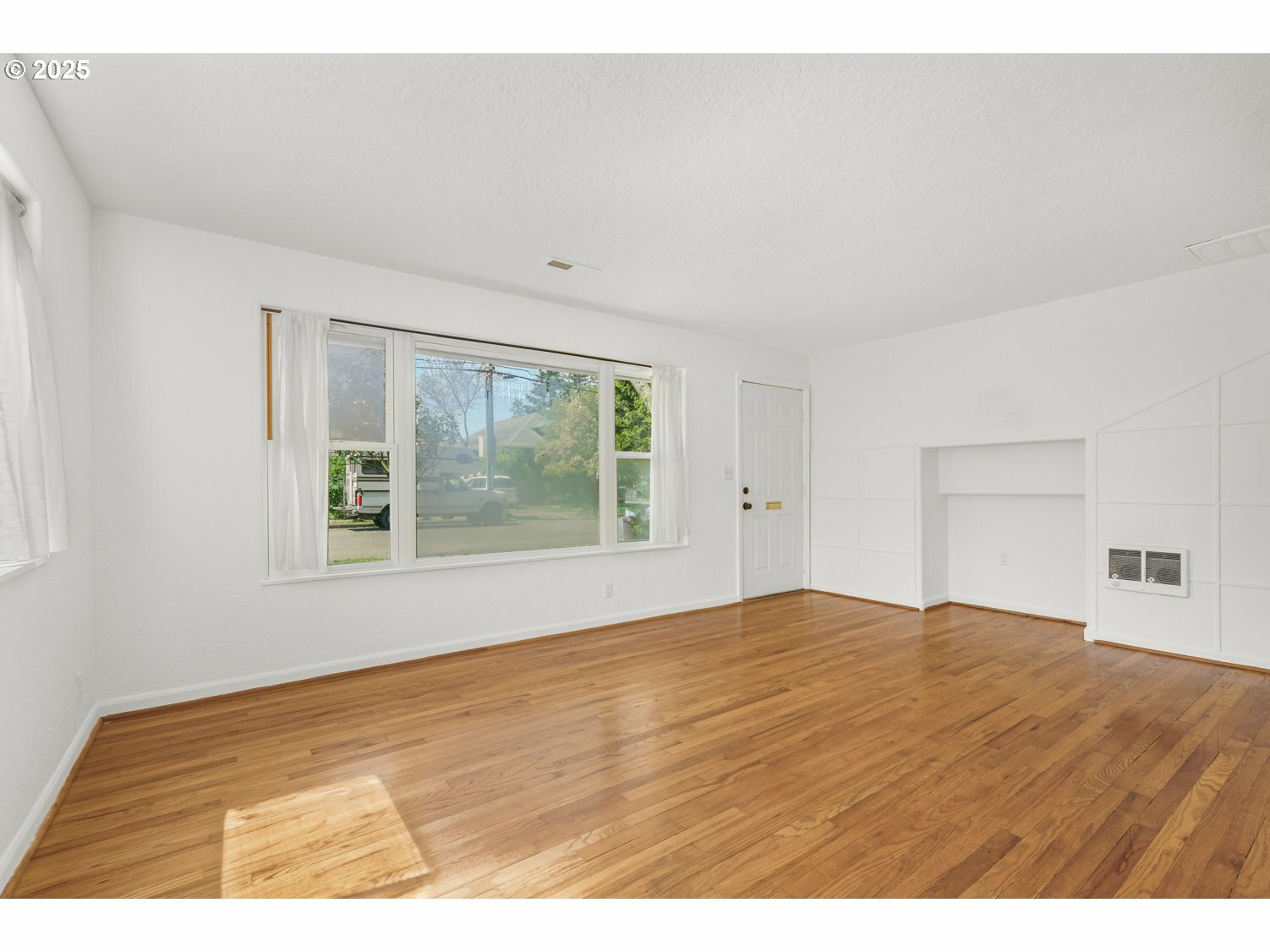 Property Photo: 4230 SE 73rd Ave OR 97206