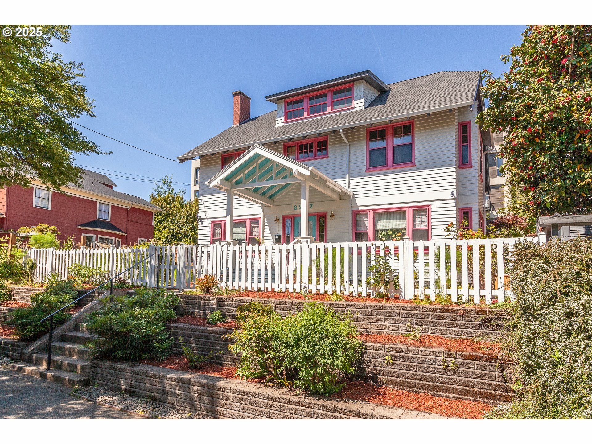 Property Photo: 2247 NW Kearney St OR 97210