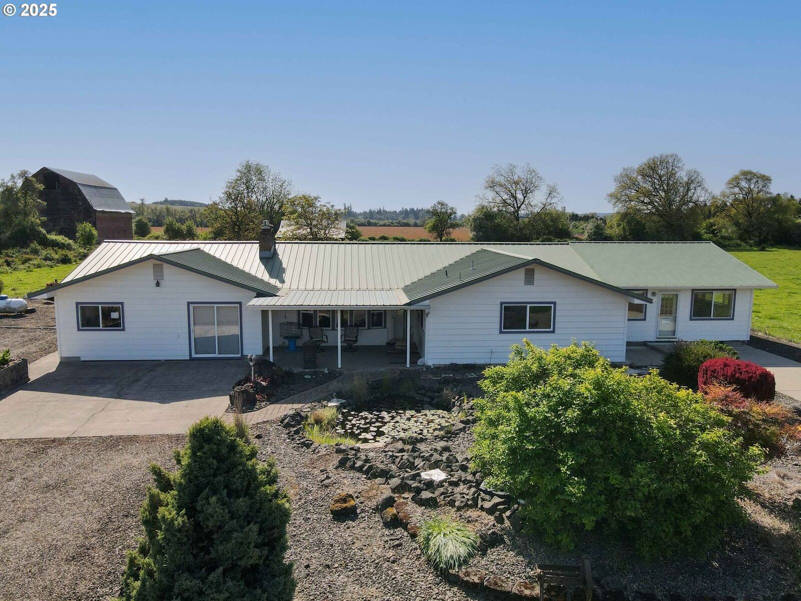 Property Photo:  41108/41100 Oupor Dr  OR 97374 