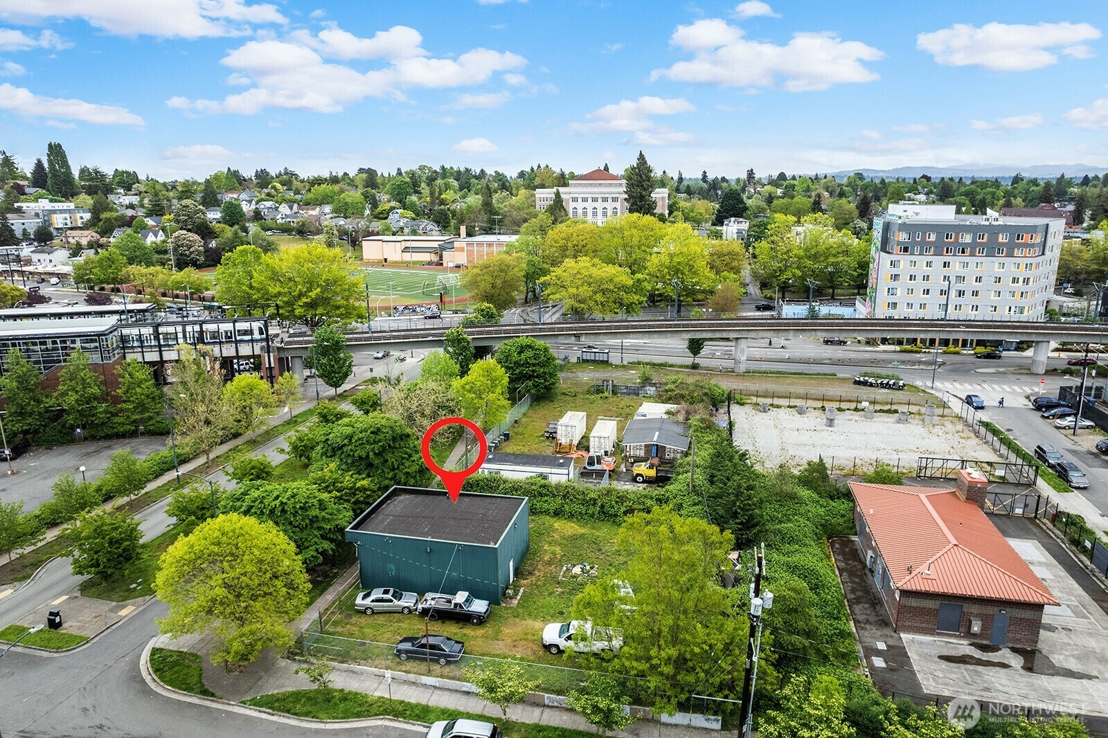 Property Photo: 2705 S Winthrop Street WA 98144