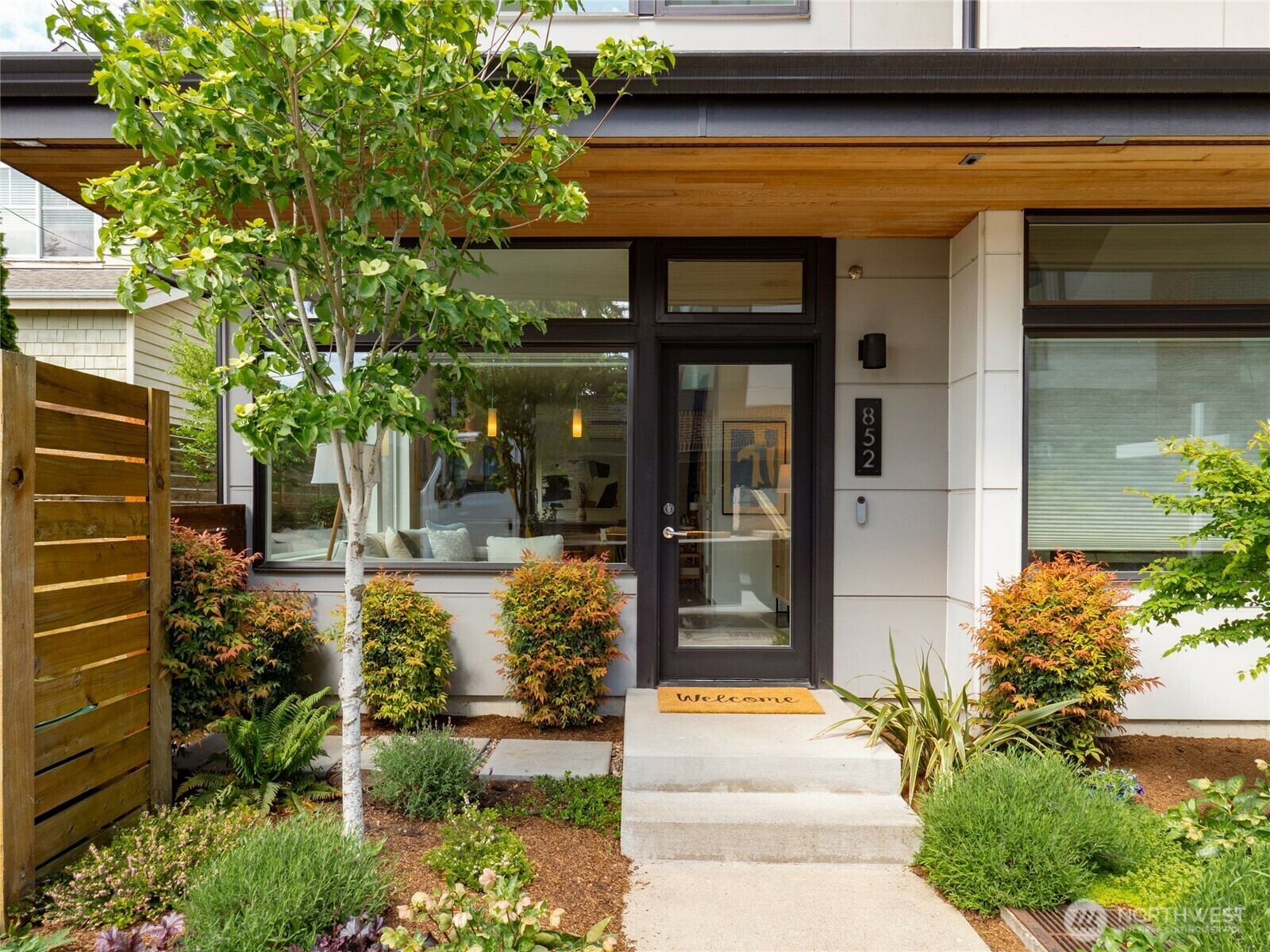 Property Photo: 852 NE 89th Street WA 98115