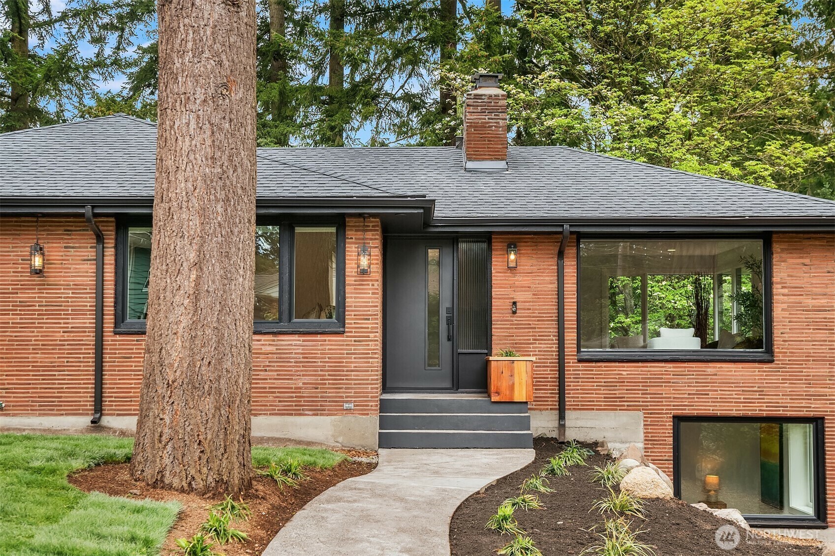 Property Photo: 540 NE 130th Street WA 98125