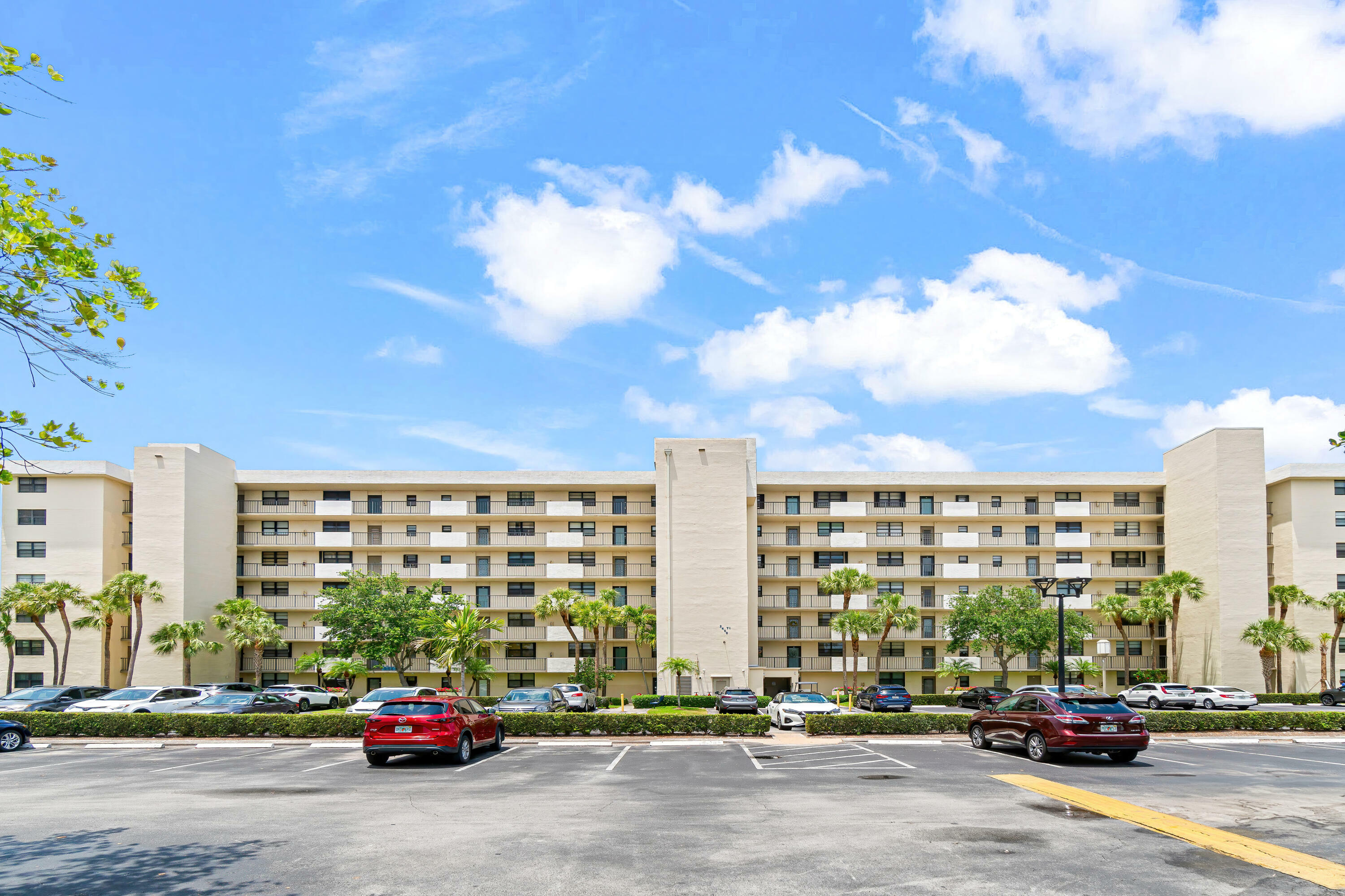 Property Photo: 2400 Deer Creek Country Club Boulevard 609-1 FL 33442