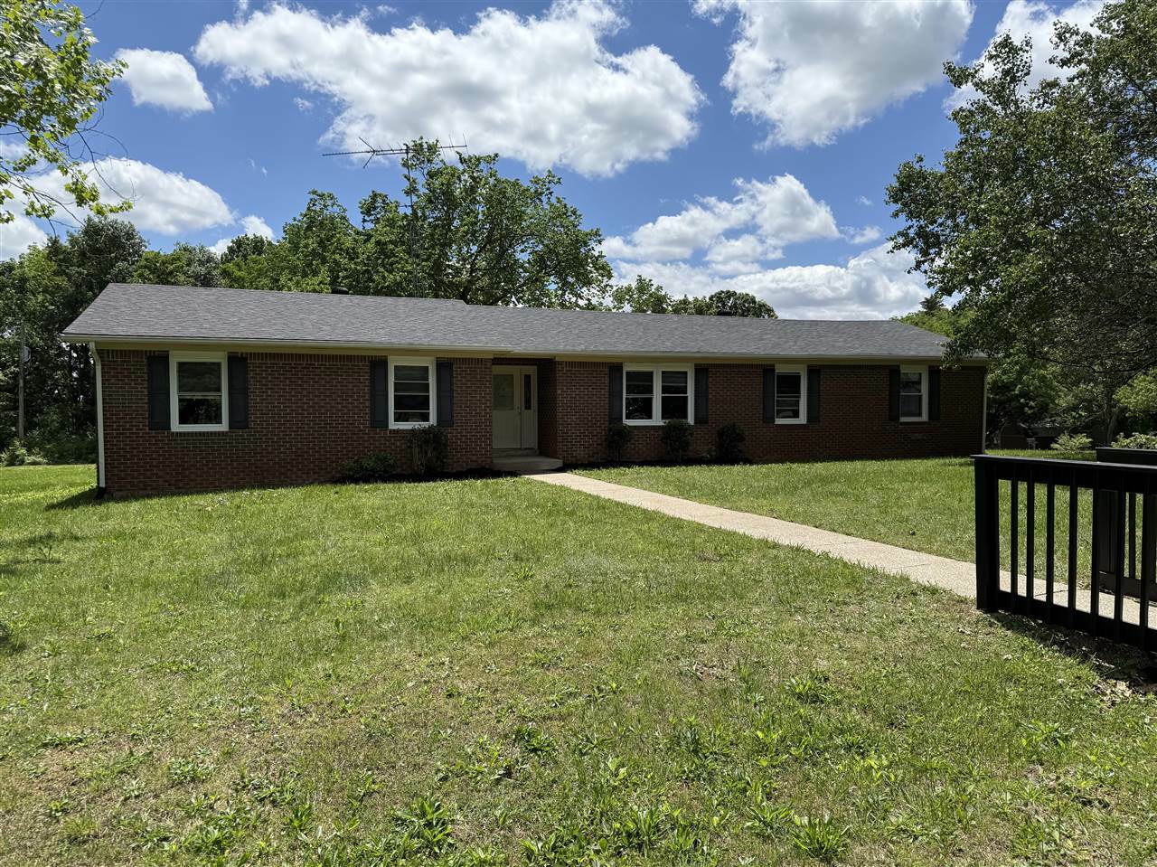 Property Photo: 130 Teresa Court KY 42101