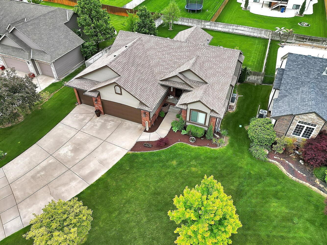 Property Photo: 2805 W 58th St N KS 67204
