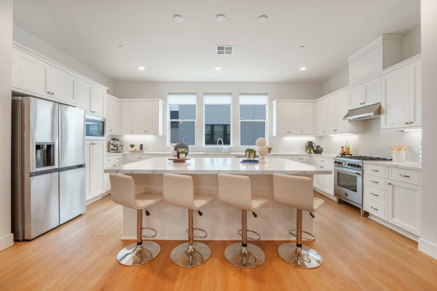 Property Photo:  2180 Corsair Street  CA 94501 