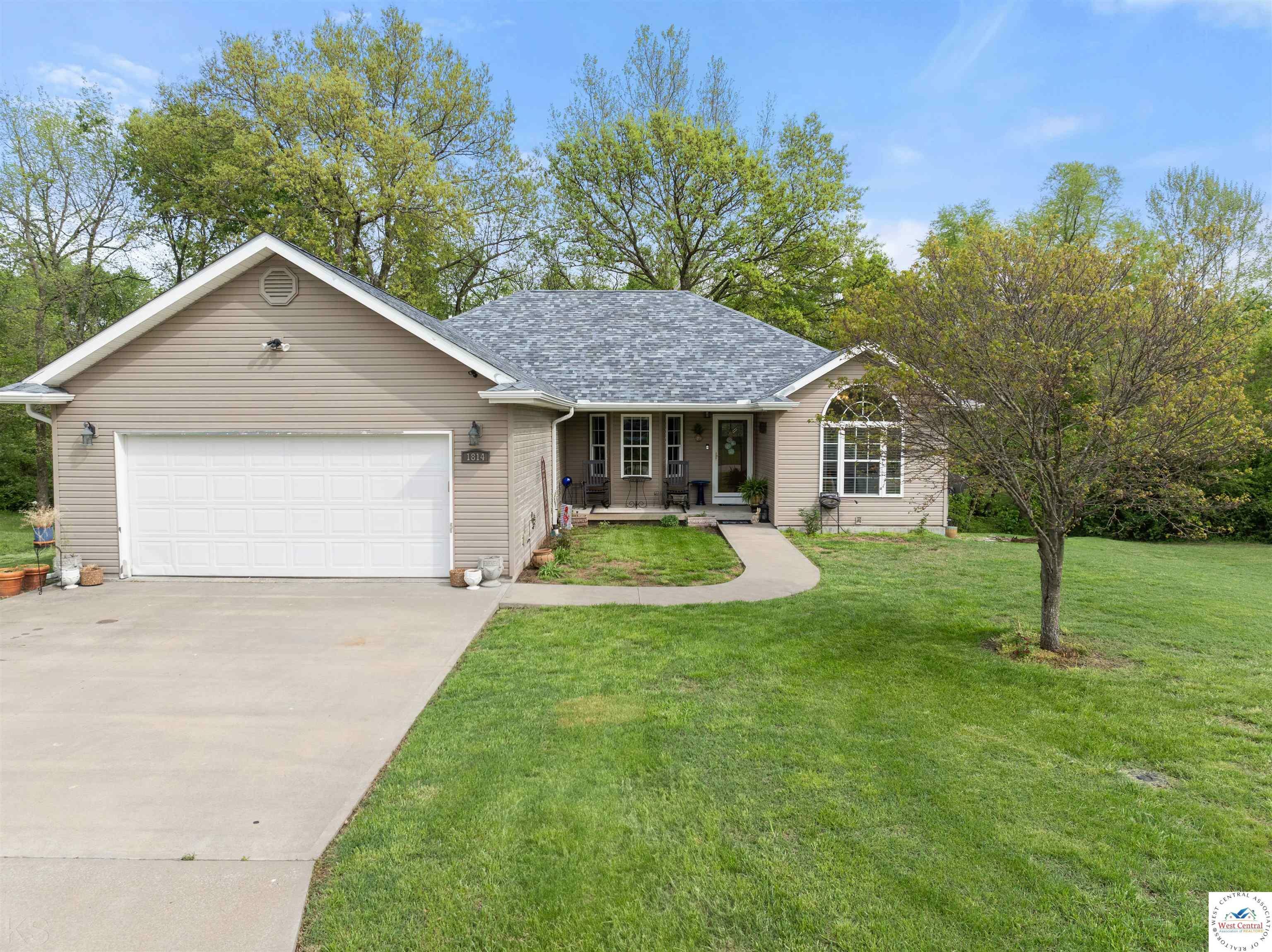 1814 Apple Tree  Sedalia MO 65301 photo