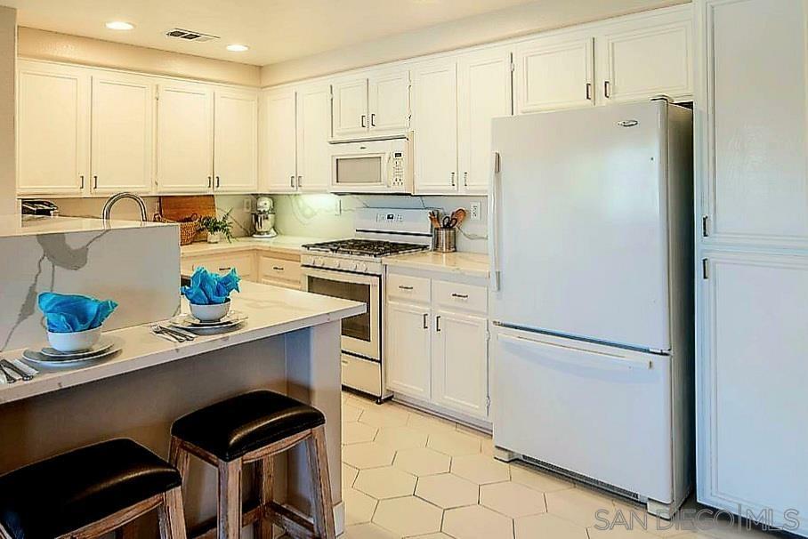 Property Photo: 1324 Pinnacle Peak Dr CA 91915