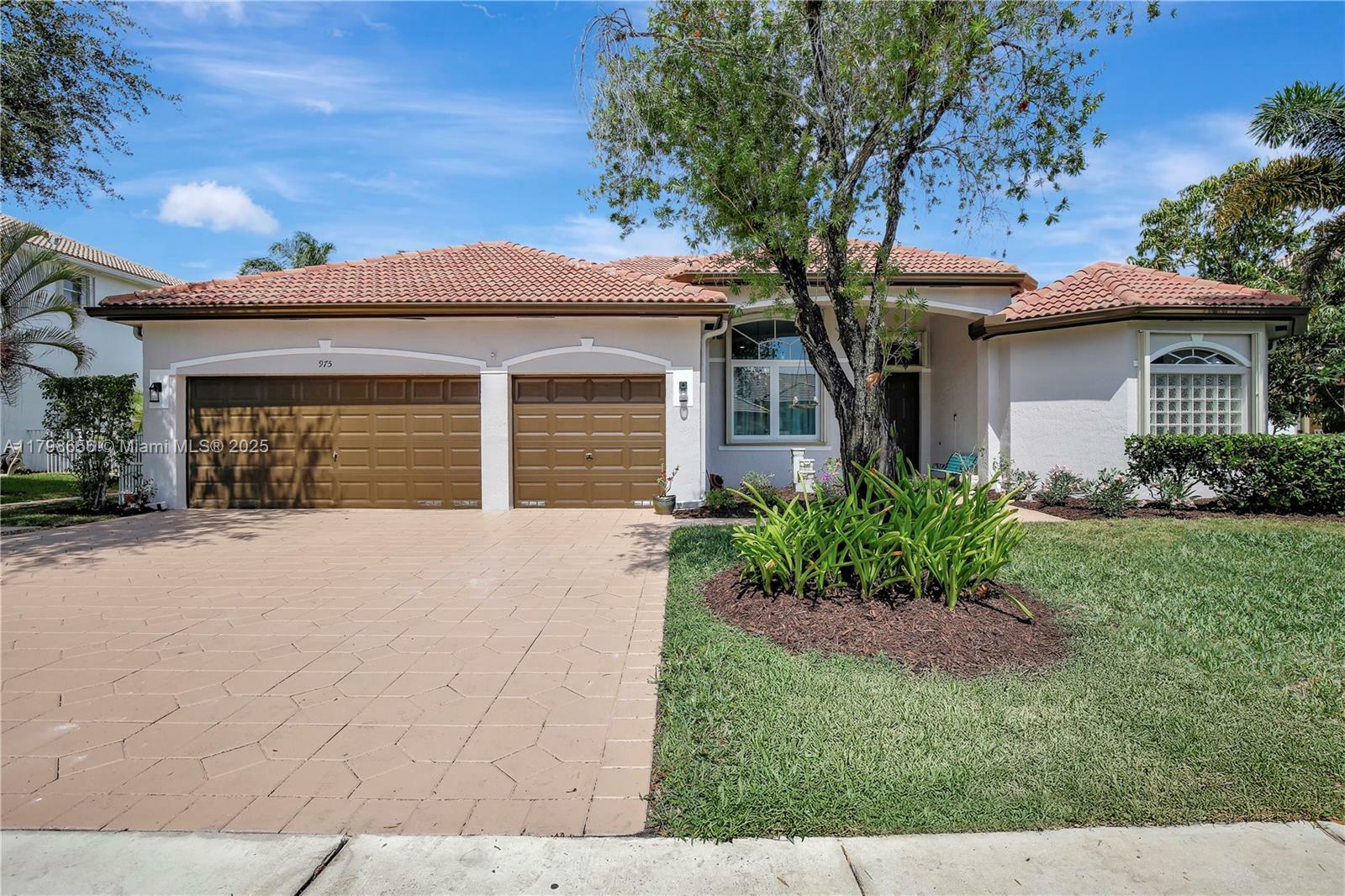 Property Photo: 975 SW 159th Ln FL 33027