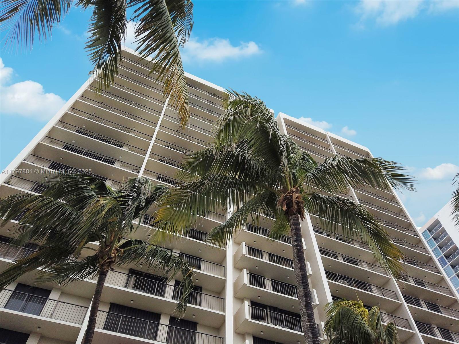 Property Photo: 2625 Collins Ave 402 FL 33140