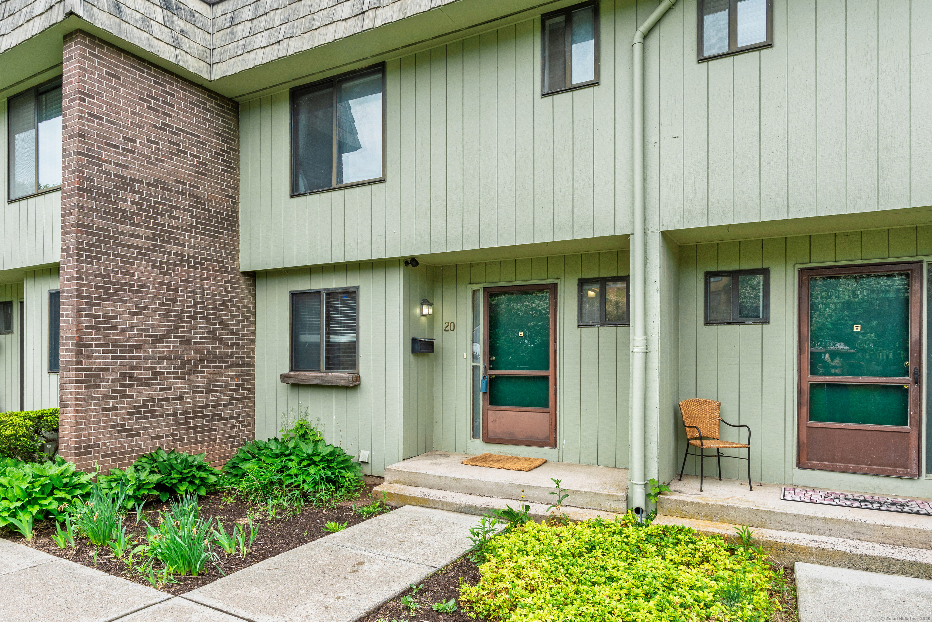 Property Photo: 20 Magnolia Hill Court 20 CT 06416