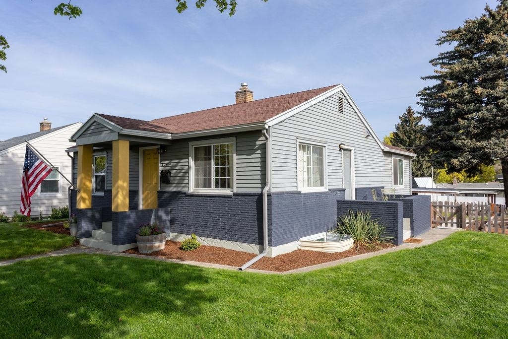 Property Photo: 2804 W Crown Ave WA 99205