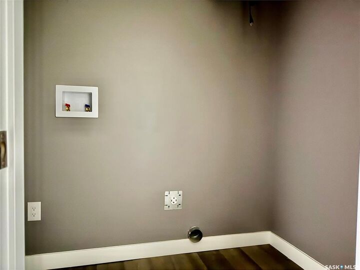 Property Photo:  607 10th Street 402  SK S0K 2A0 