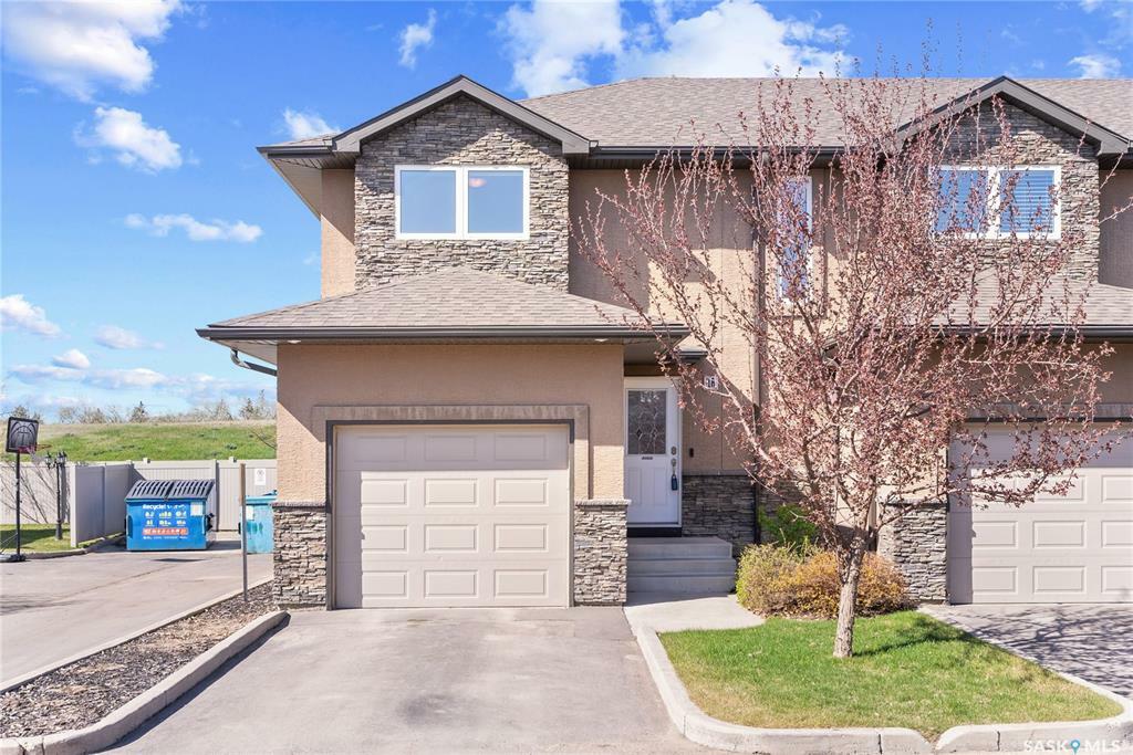 Property Photo: 502 Rempel Manor 18 SK S7T 0L7