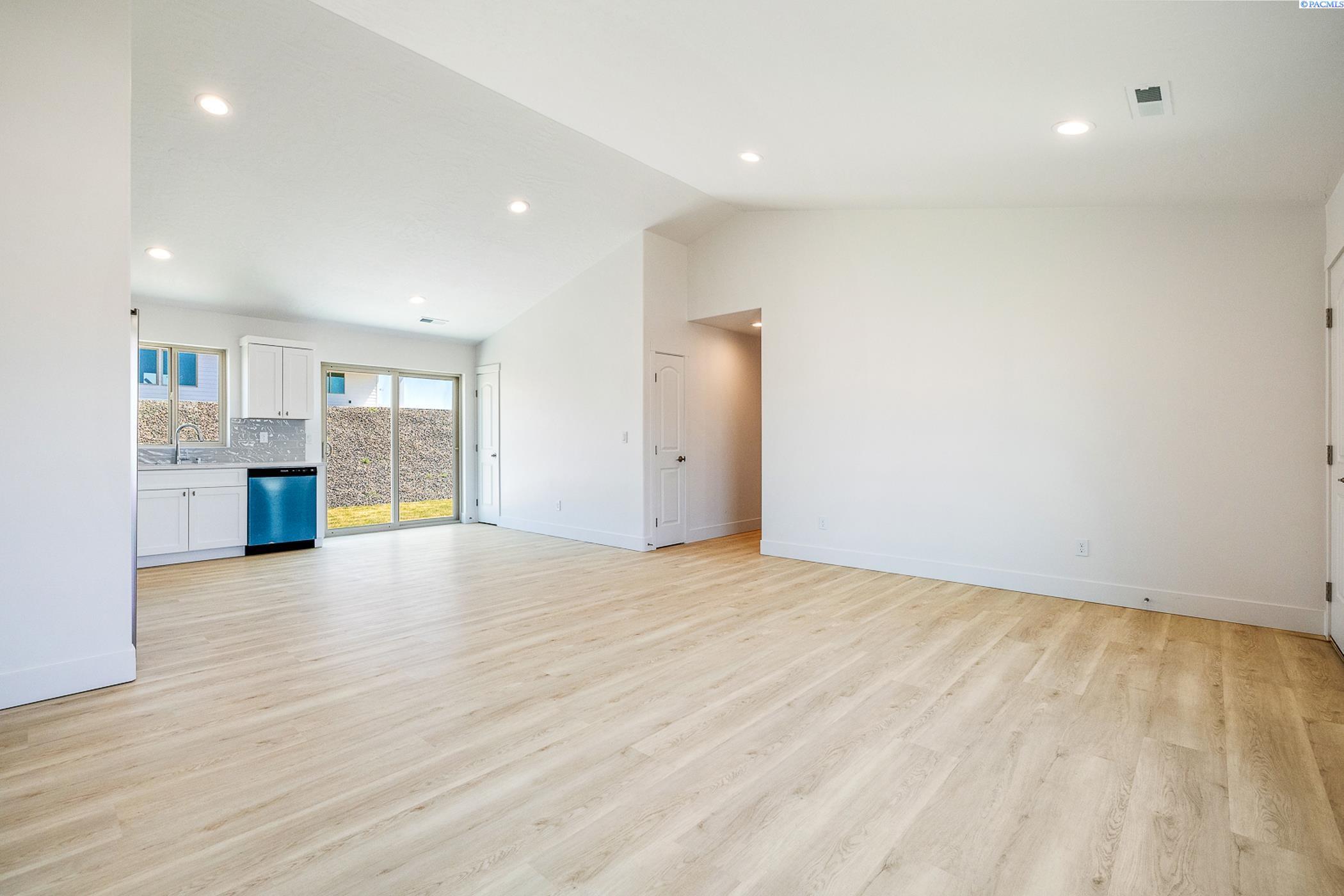 Property Photo:  2967 S Penn St  WA 99338 
