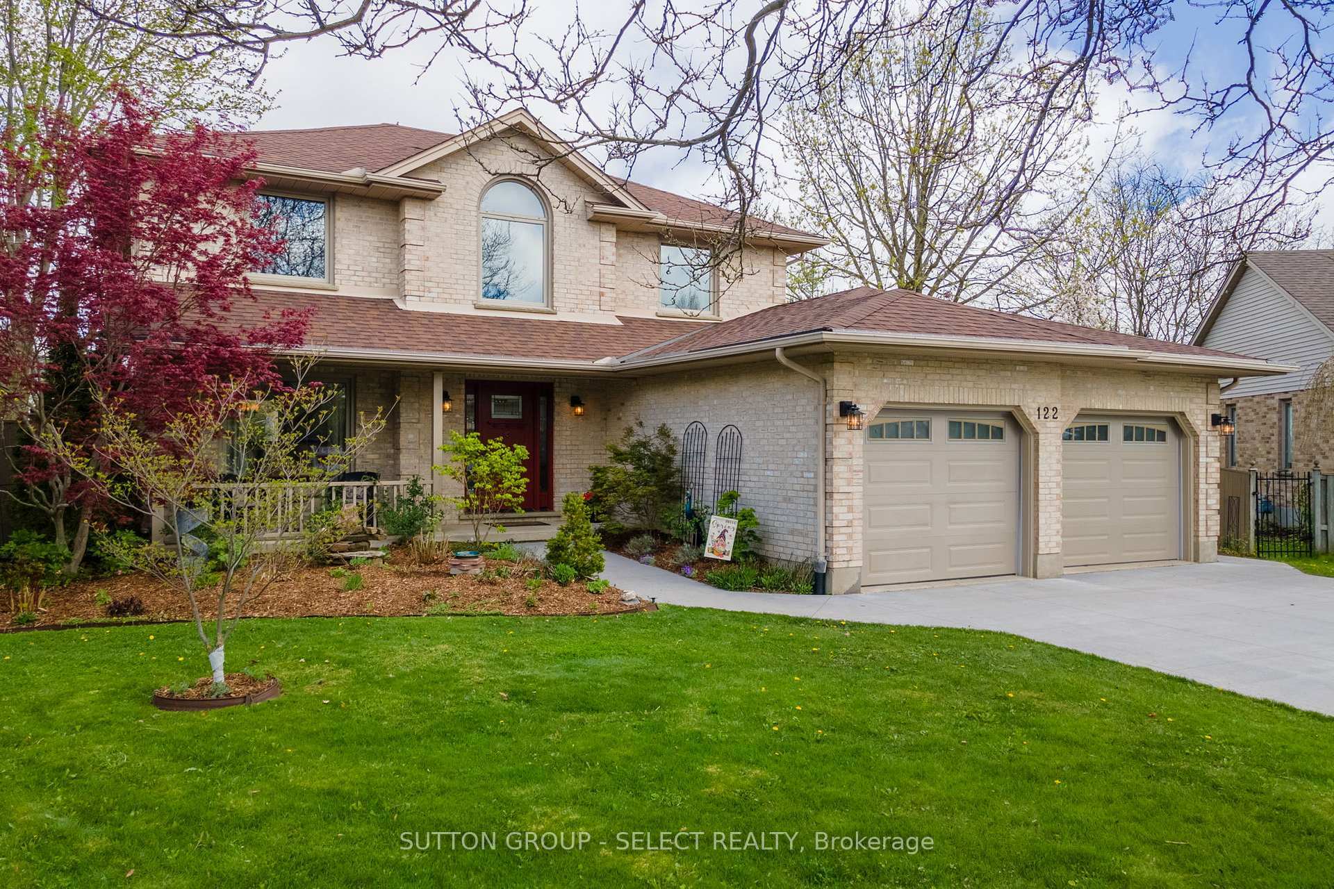 Property Photo: 122 Moraine Court ON N6G 4Z2