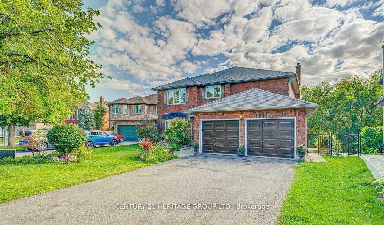 Property Photo: 27 Hammond Drive Main ON L4G 2T8