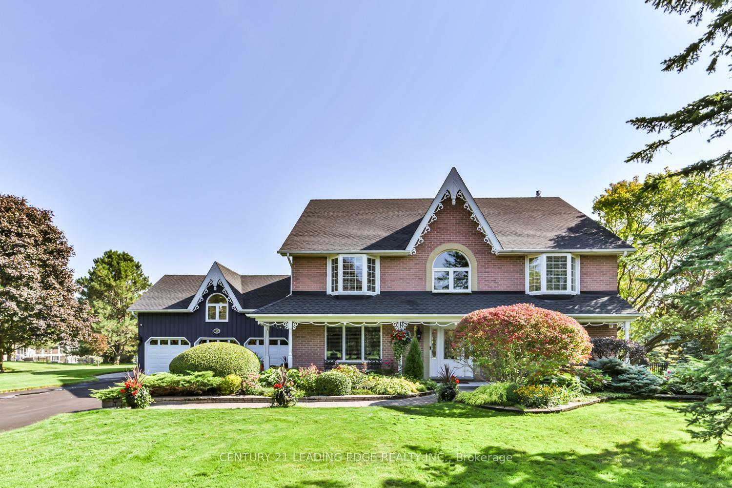 Property Photo: 3 Maple View Lane ON L4A 7X5