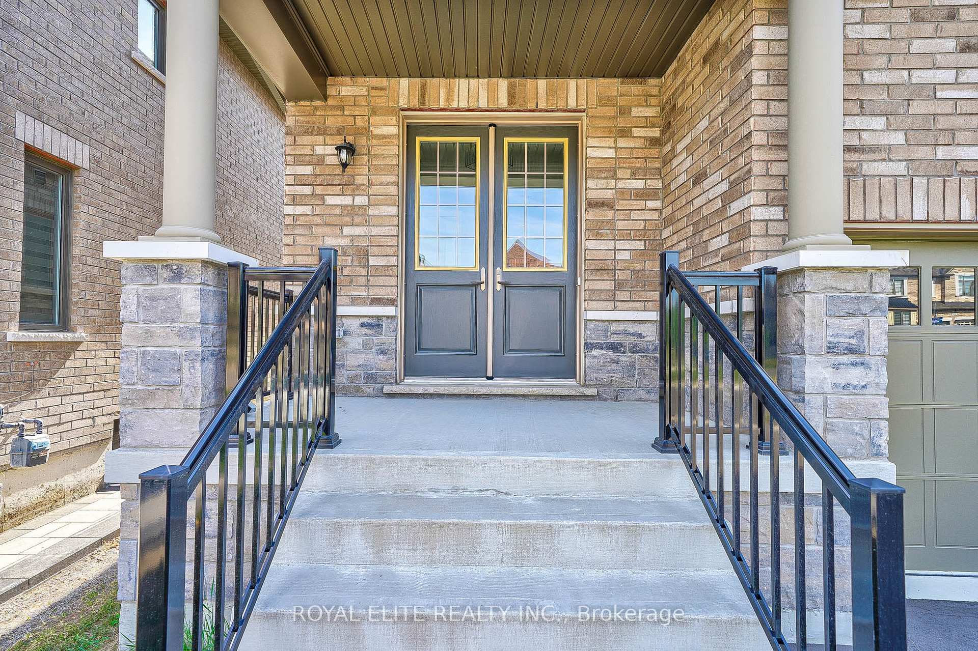 Photo de la propriété: 10 Capstan Court ON L1P 0K5