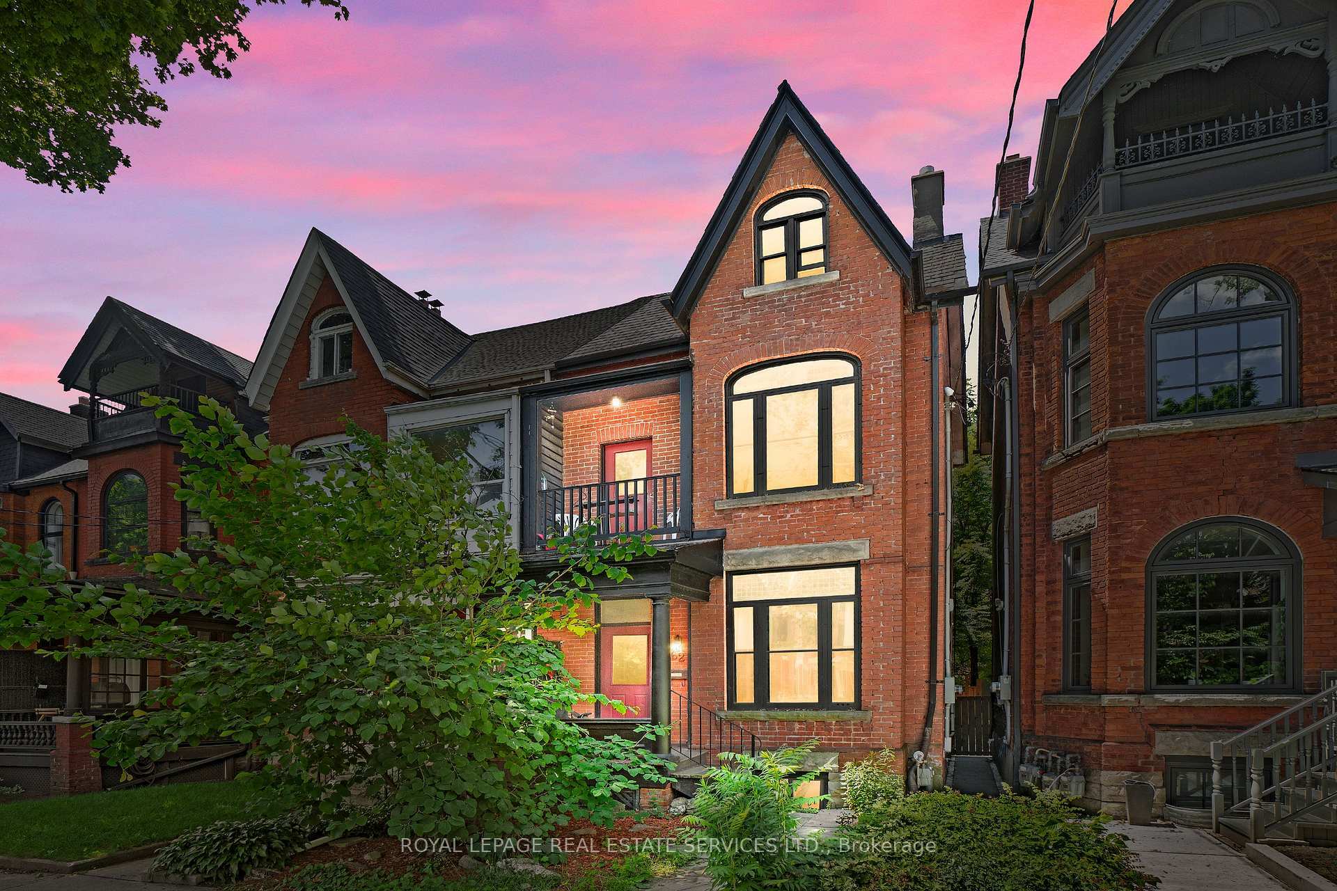 Photo de la propriété: 62 Lakeview Avenue ON M6J 3B3