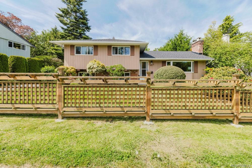 Property Photo: 3810 Gordon Head Rd BC V8P 4X1