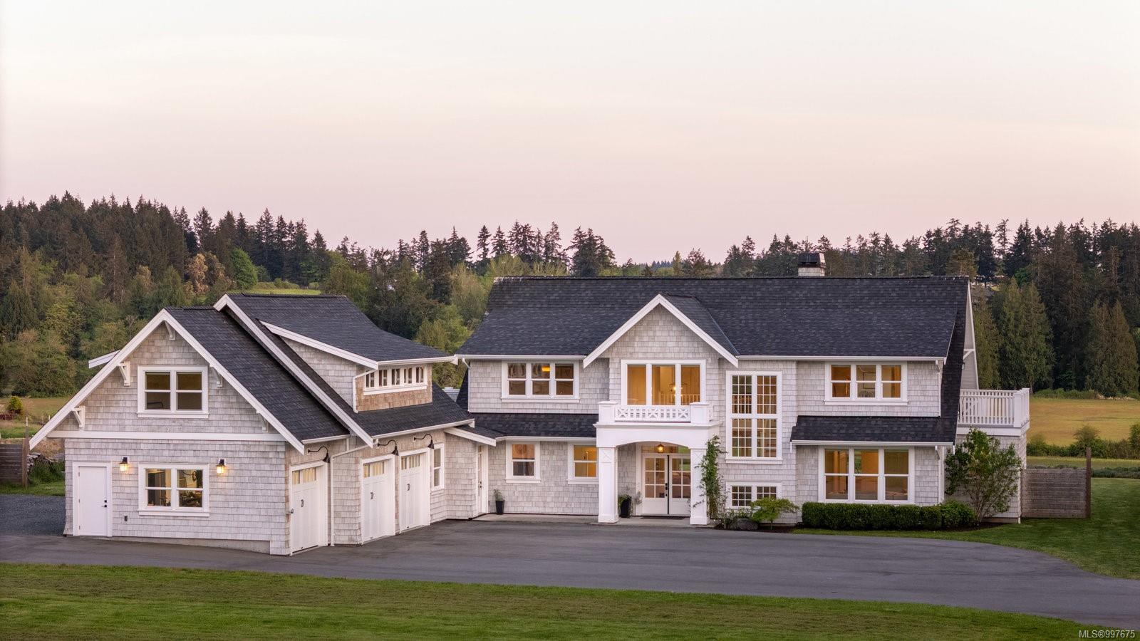 Property Photo: 1527 Mount Newton Cross Rd BC V8M 1L1