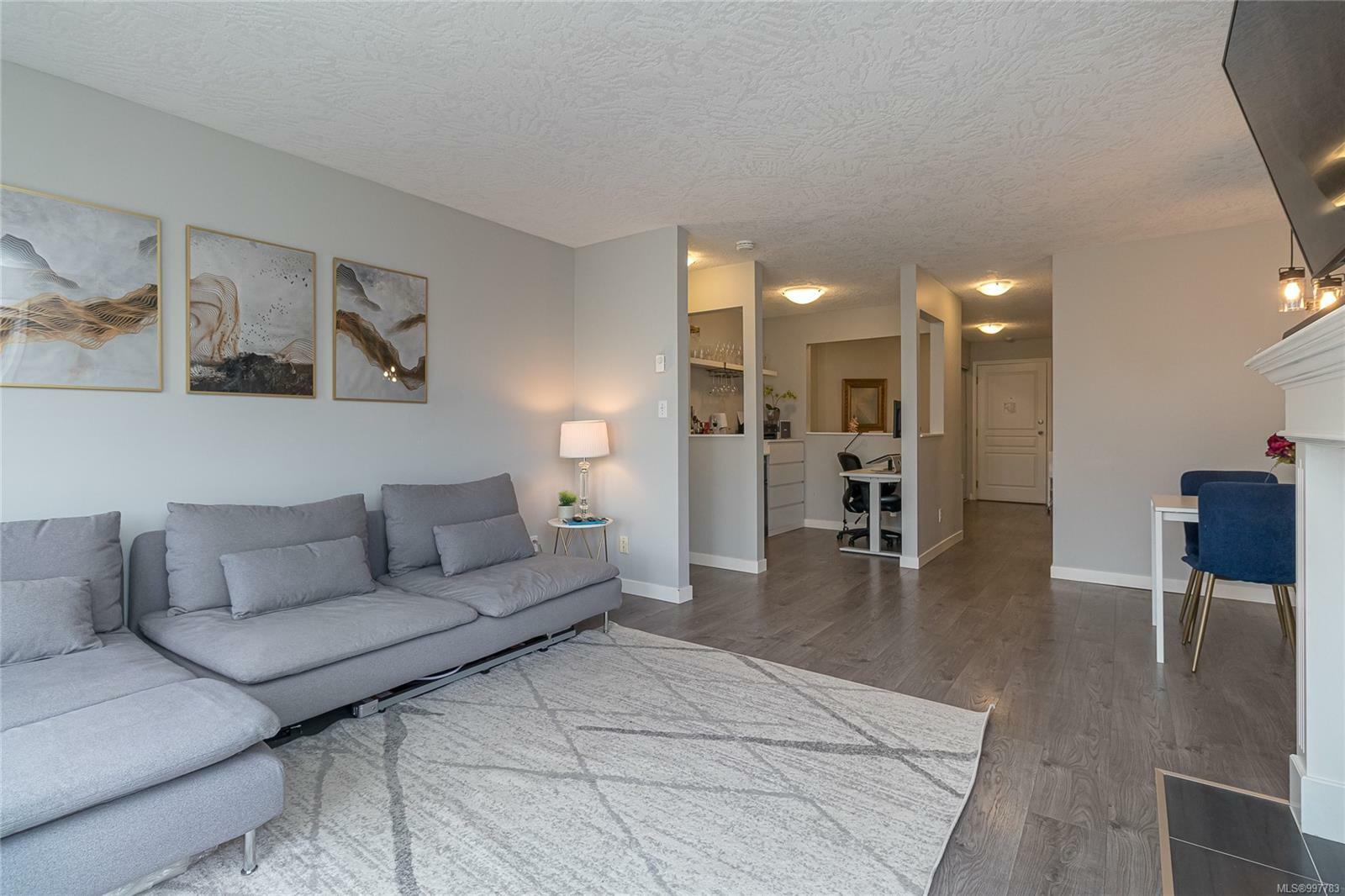 Photo de la propriété: 894 Vernon Ave 411 BC V8X 2W6