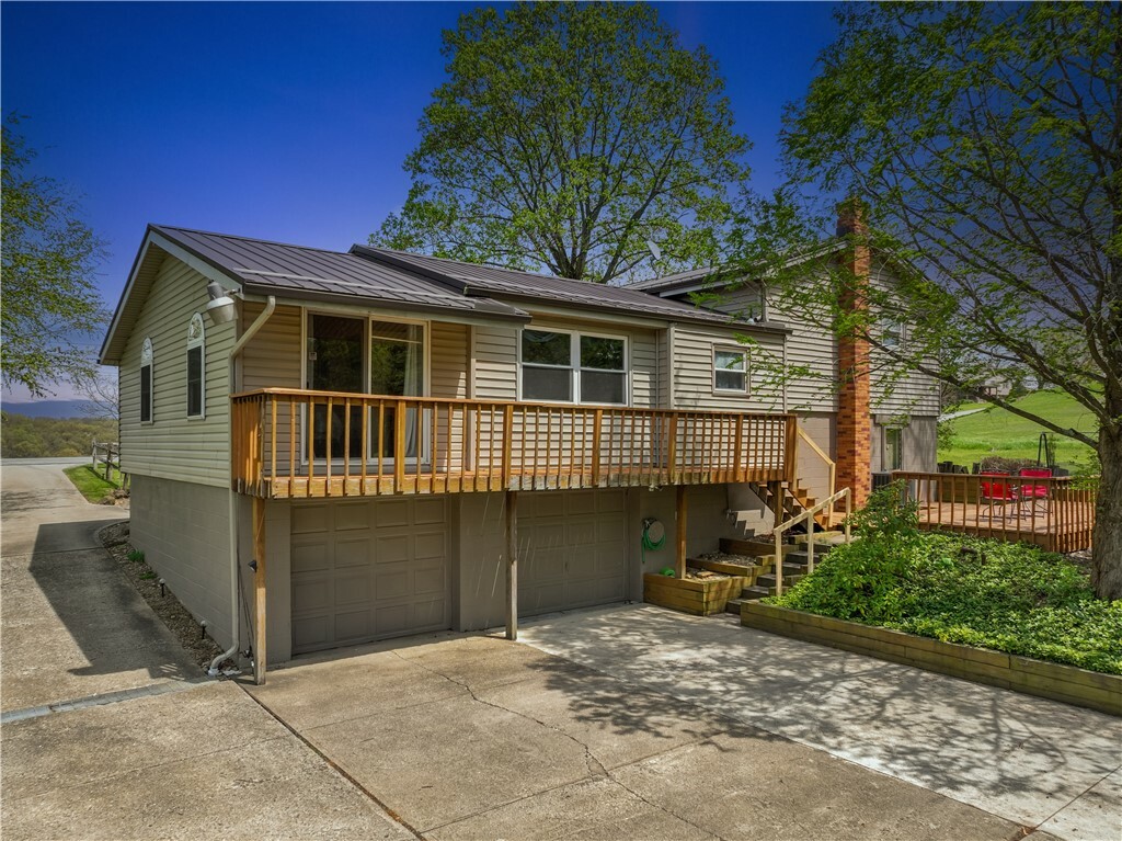 Property Photo: 611 Cedar Grove Rd PA 15021