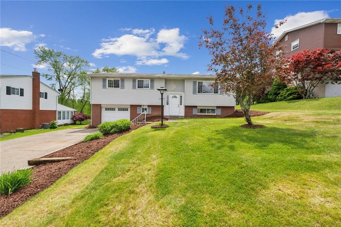 Property Photo: 153 Sunrise Dr PA 15642