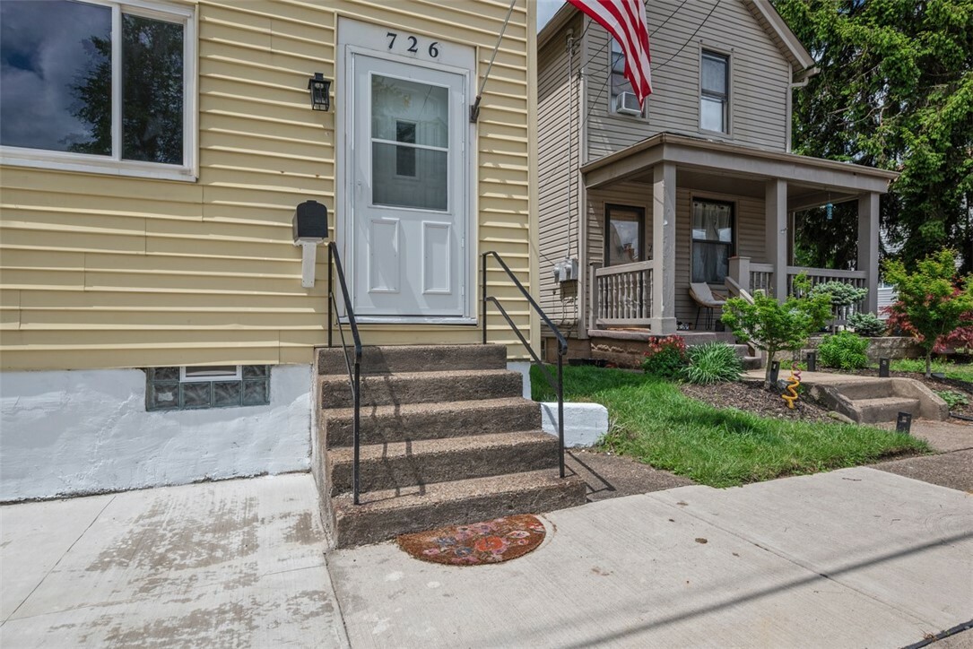 Property Photo: 726 Orchard St PA 15106