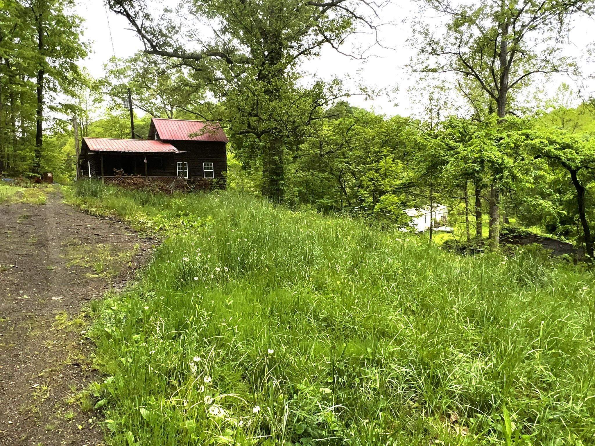 Property Photo: 702 Meade Hollow Rd Road KY 41144