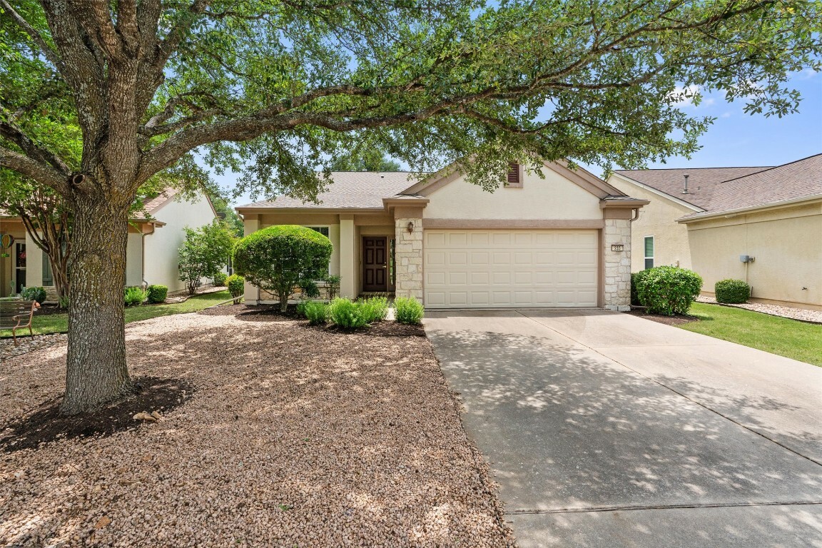 Property Photo: 233 Crockett Loop TX 78633