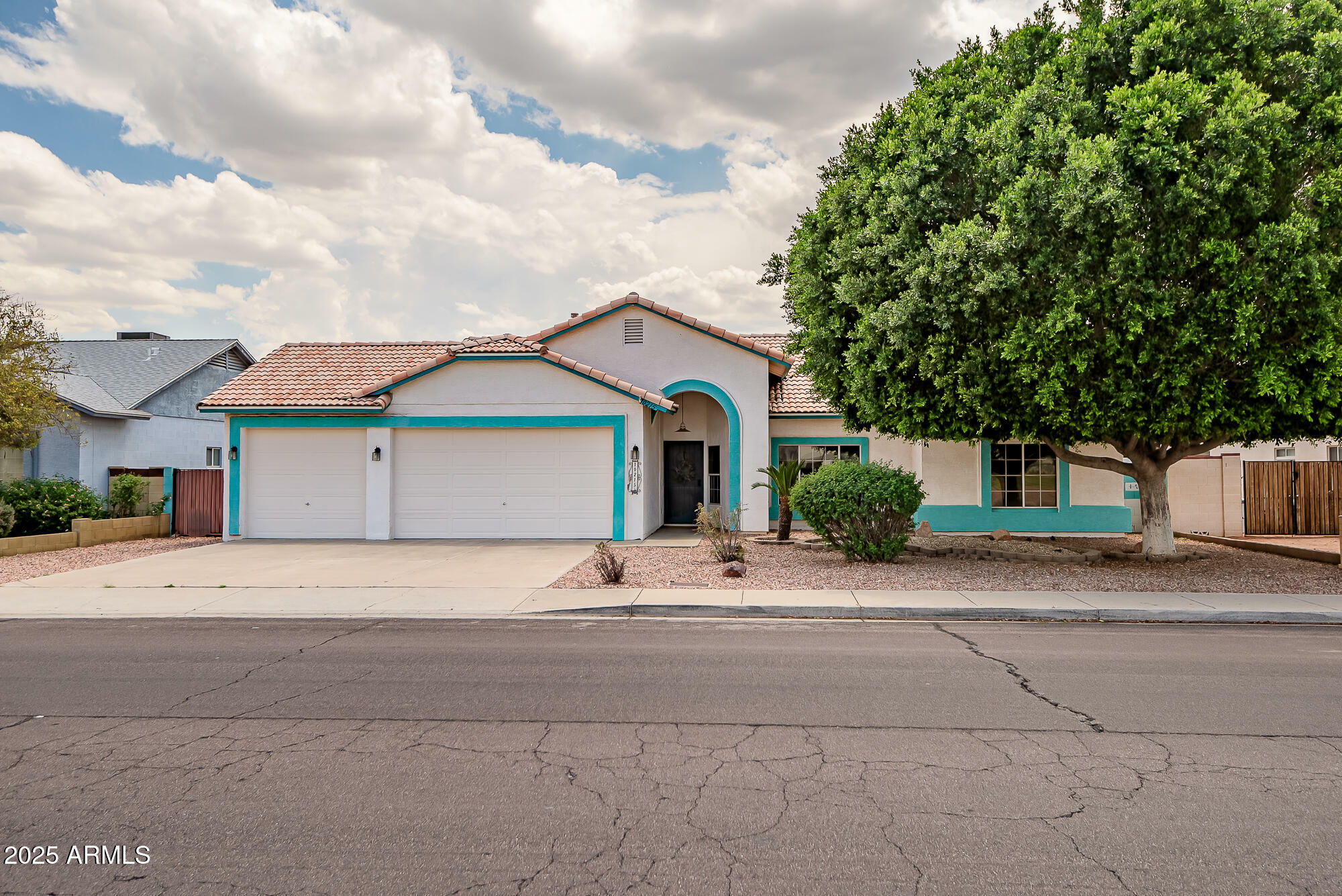 Property Photo: 10215 W Missouri Avenue AZ 85307
