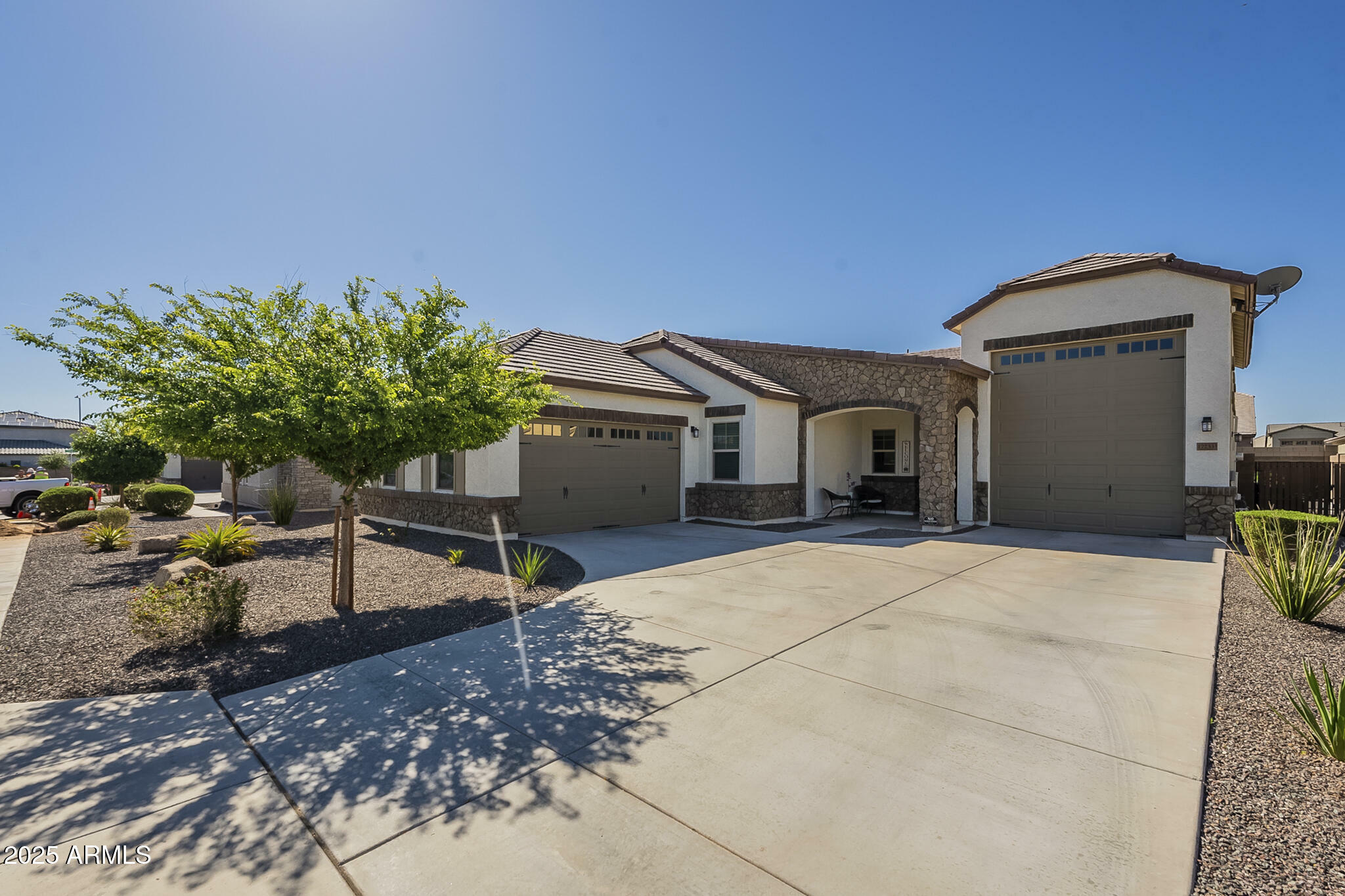 Property Photo: 17253 W Echo Lane AZ 85355