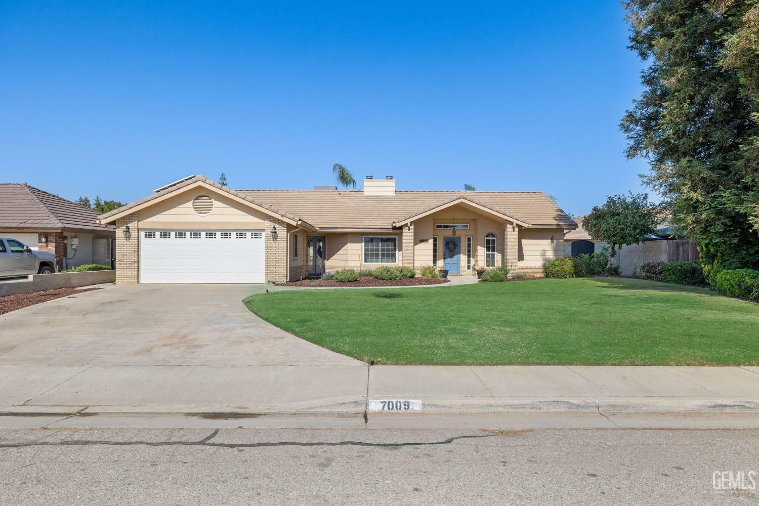 Property Photo: 7009 Etter Street CA 93308