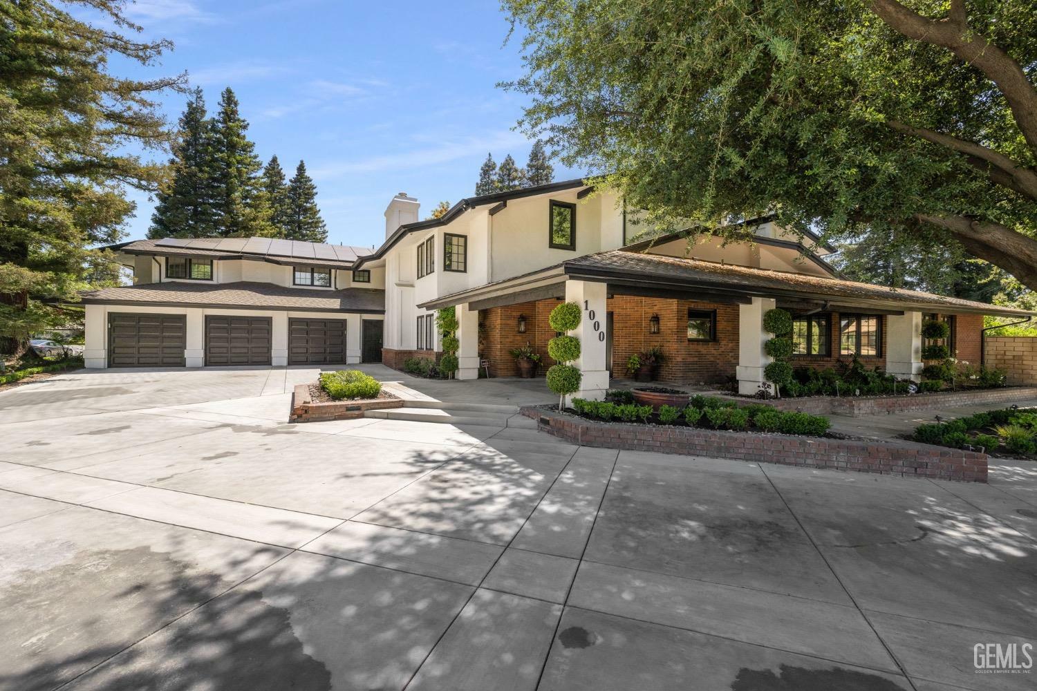 Property Photo: 1000 Camino Del Oeste CA 93309