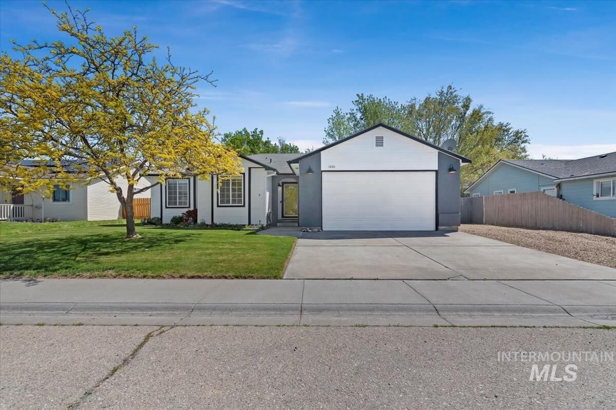 Property Photo:  1600 Peregrine  ID 83647-4436 